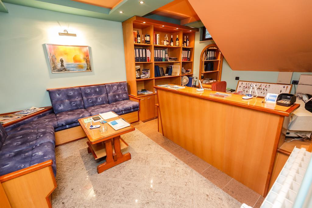 Kaštel Lukšić 瓦妮卡宾馆酒店 外观 照片